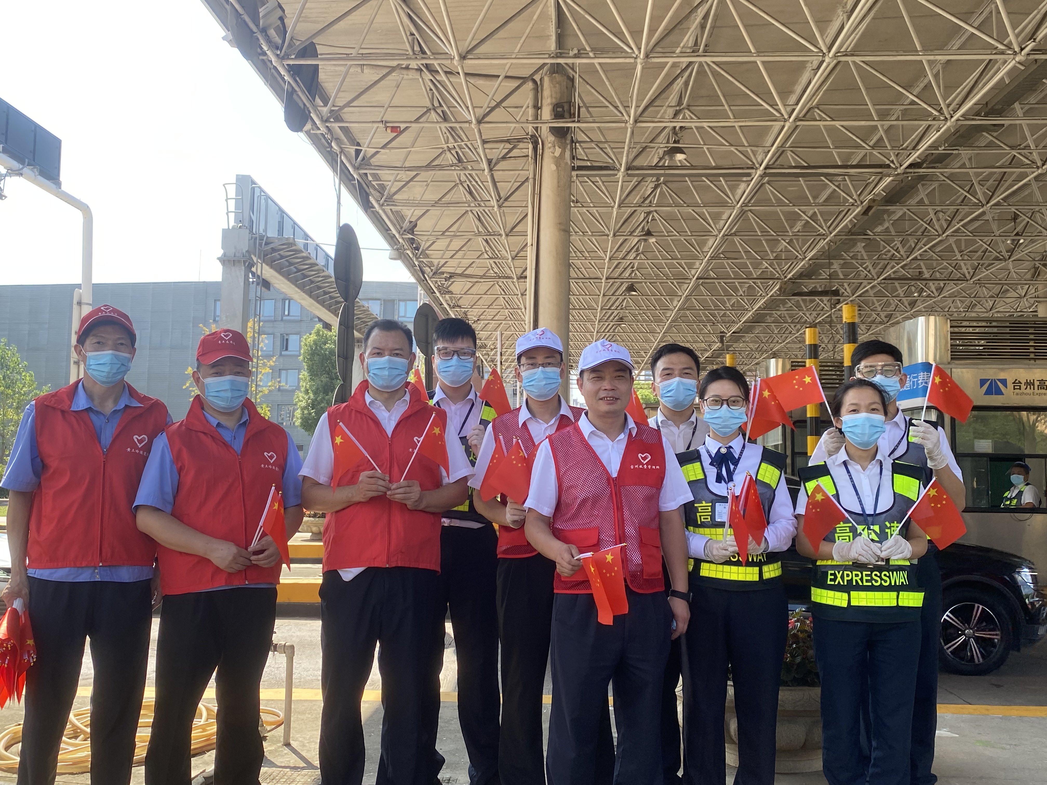 1665389619475654.jpg 10月3日 志愿者合影林玲攝.jpg